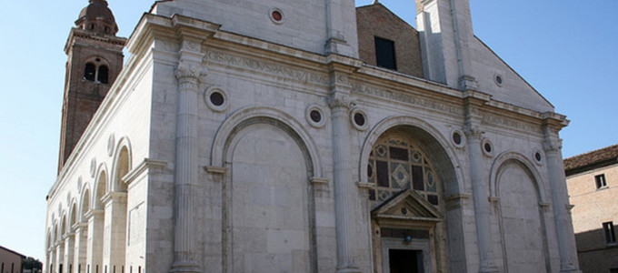 Hotel Holiday in Rimini in der Nähe des Stadtzentrums Wege in die Geschichte von Rimini Monumente